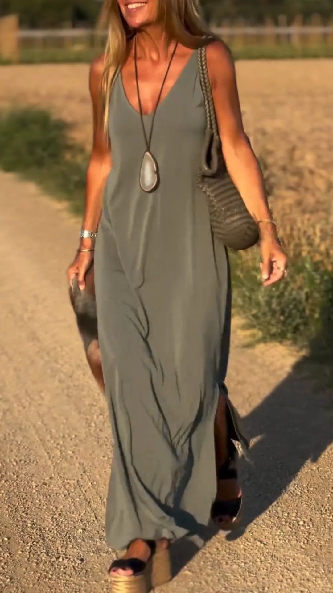 Robe sexy à bretelles et col en V