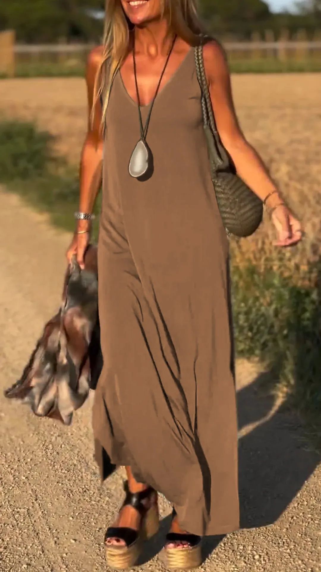 Robe sexy à bretelles et col en V