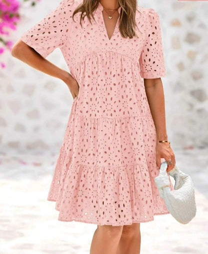Robe en dentelle creuse à col en V