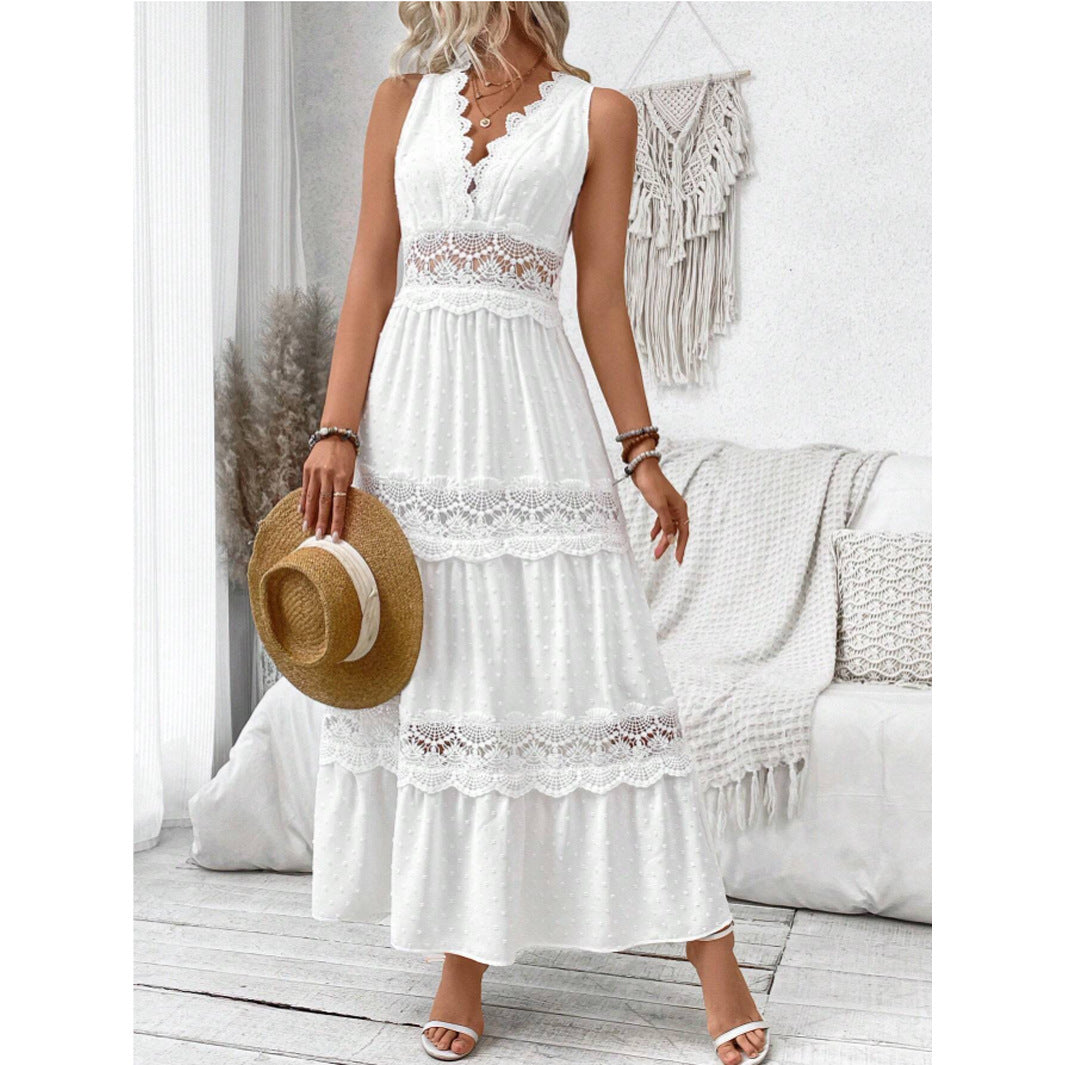 Robe à dentelle et col en V
