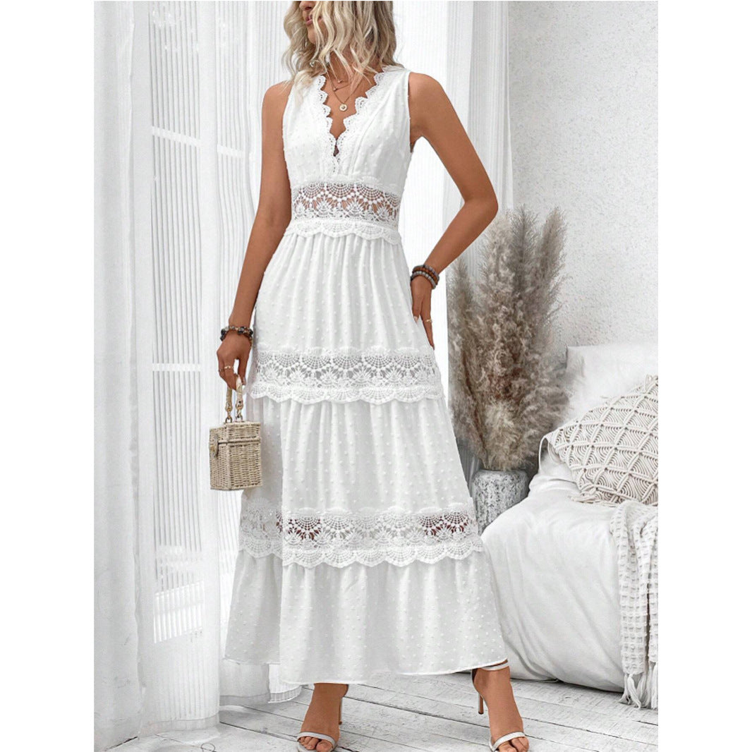 Robe à dentelle et col en V