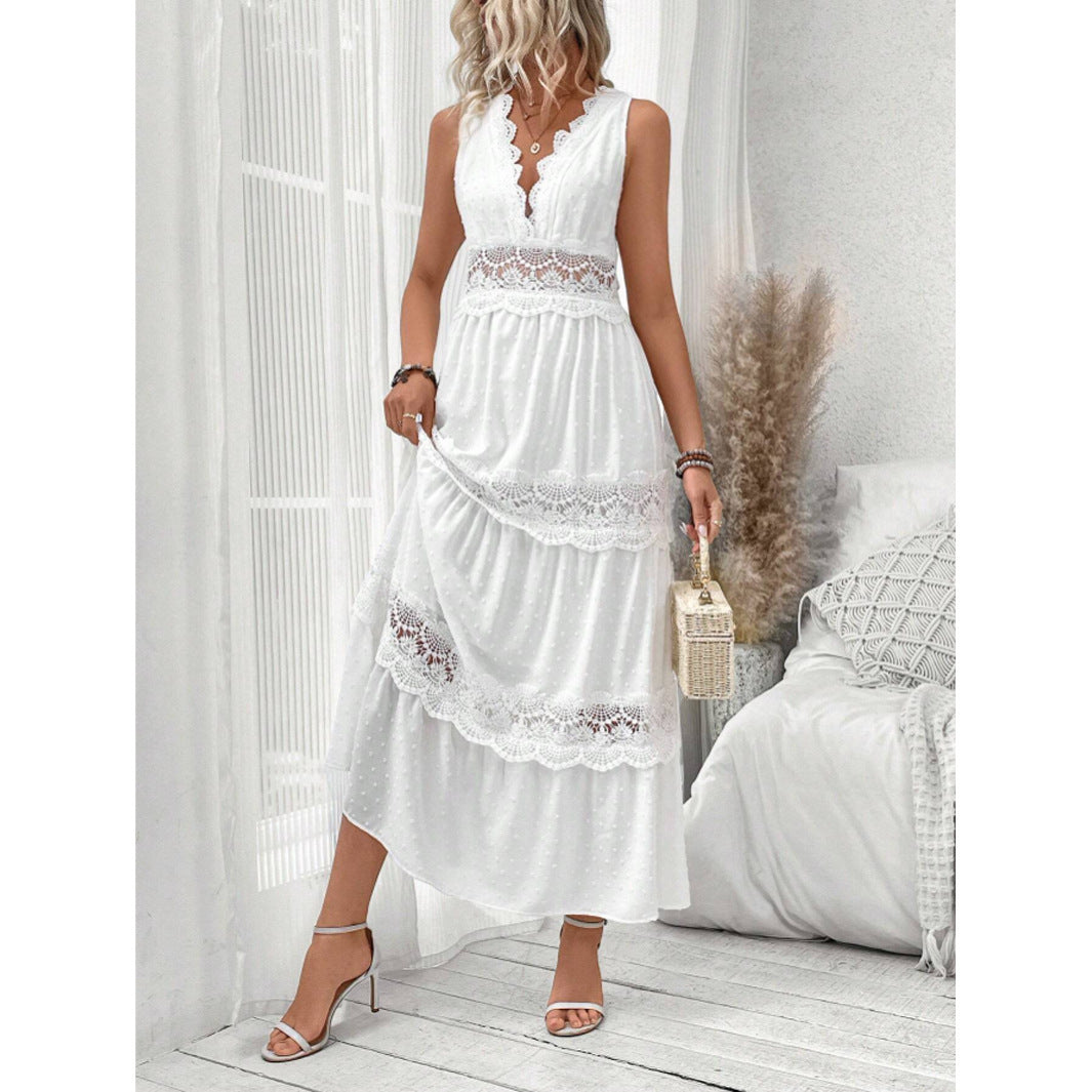 Robe à dentelle et col en V