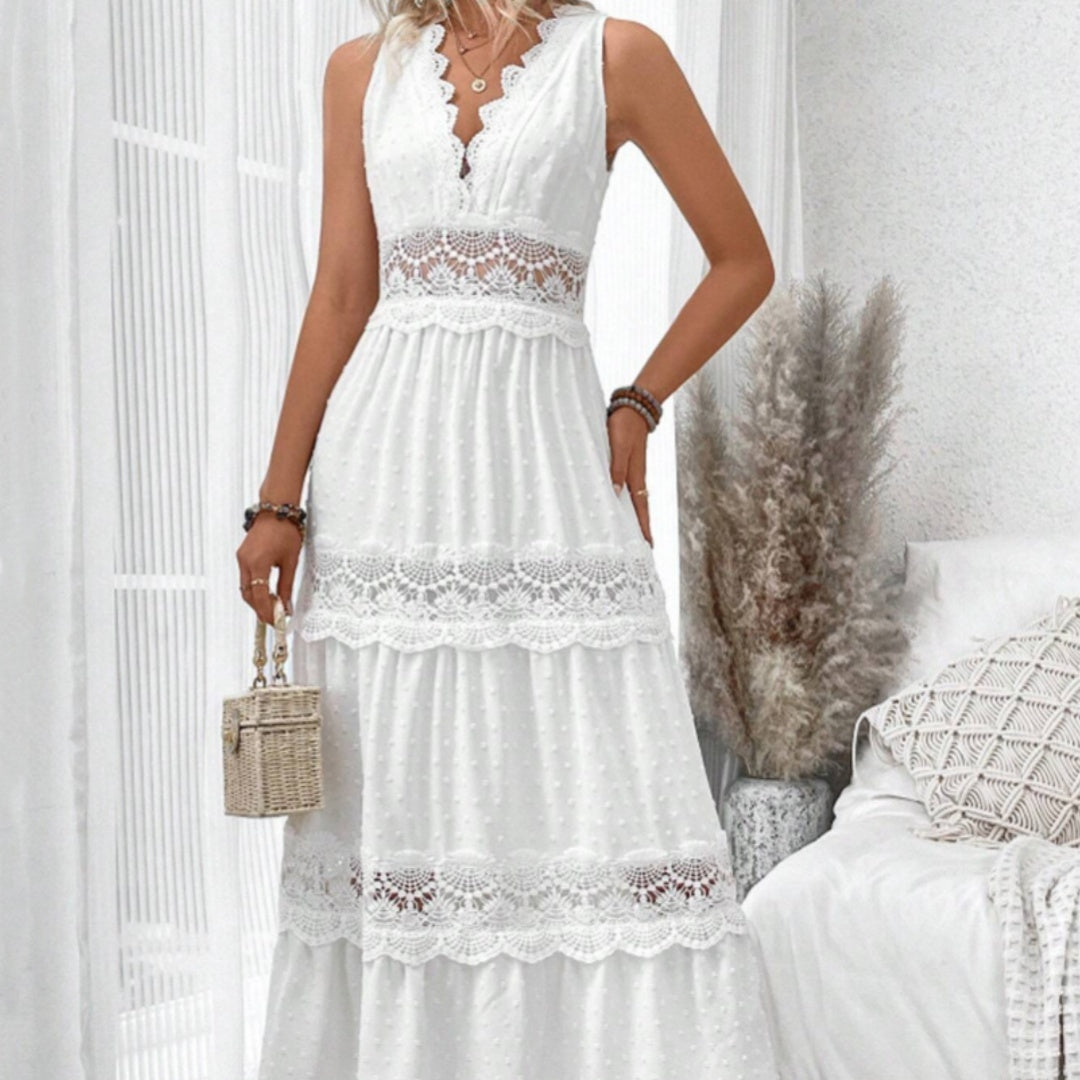 Robe à dentelle et col en V