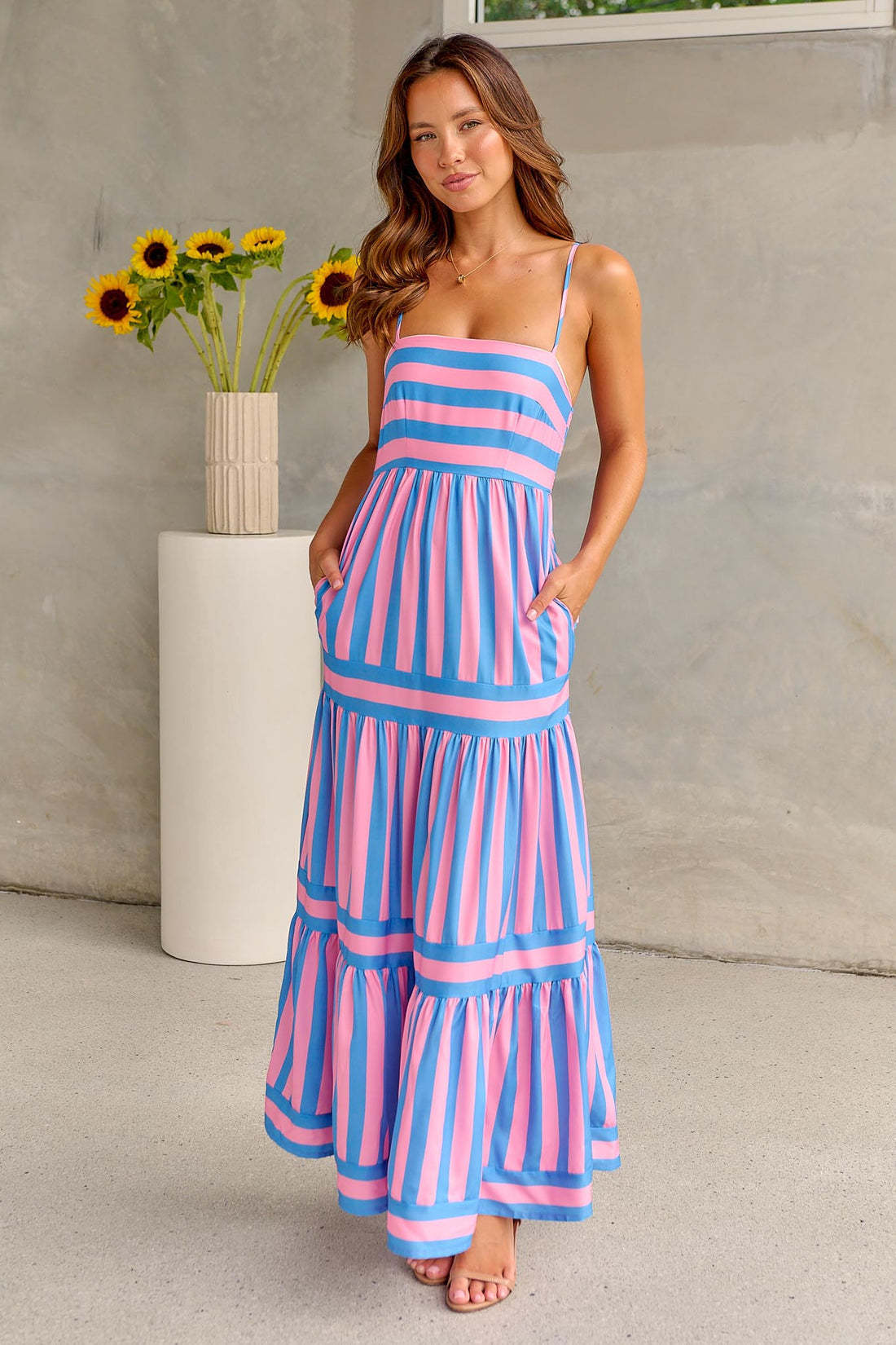 Robe longue à bretelles avec poches - FEMME FATALE