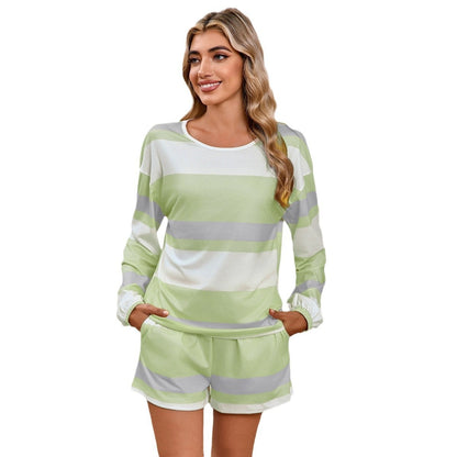 Ensemble Glamour Haut Rayé et Short Séduisant