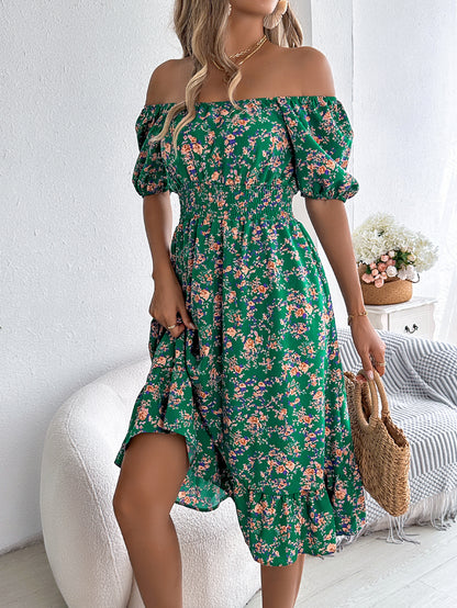 Robe Imprimé Floral – Col Carré et Volants Élégants