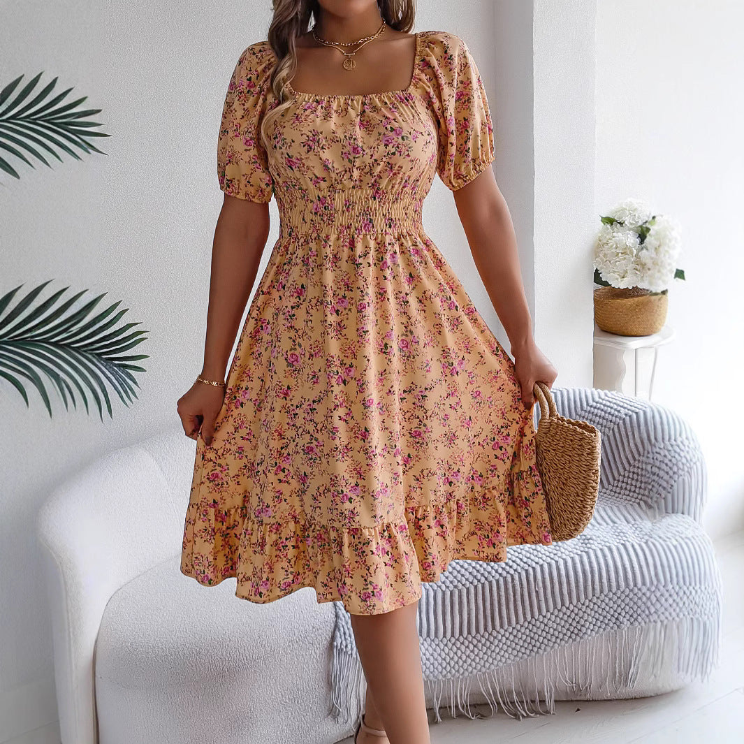 Robe Imprimé Floral – Col Carré et Volants Élégants