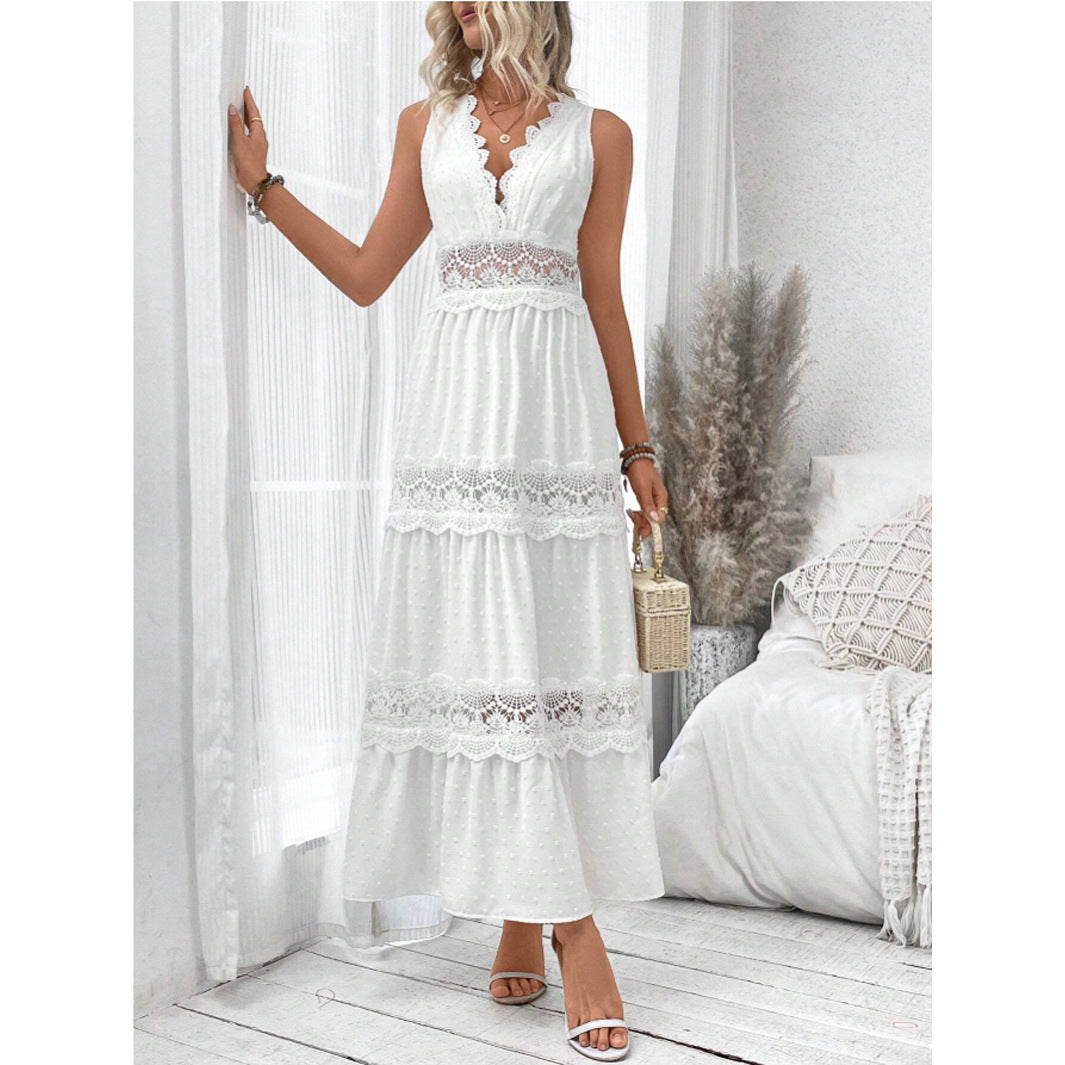Robe à dentelle et col en V