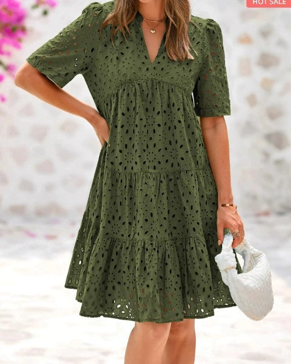 Robe en dentelle creuse à col en V - FEMME FATALE