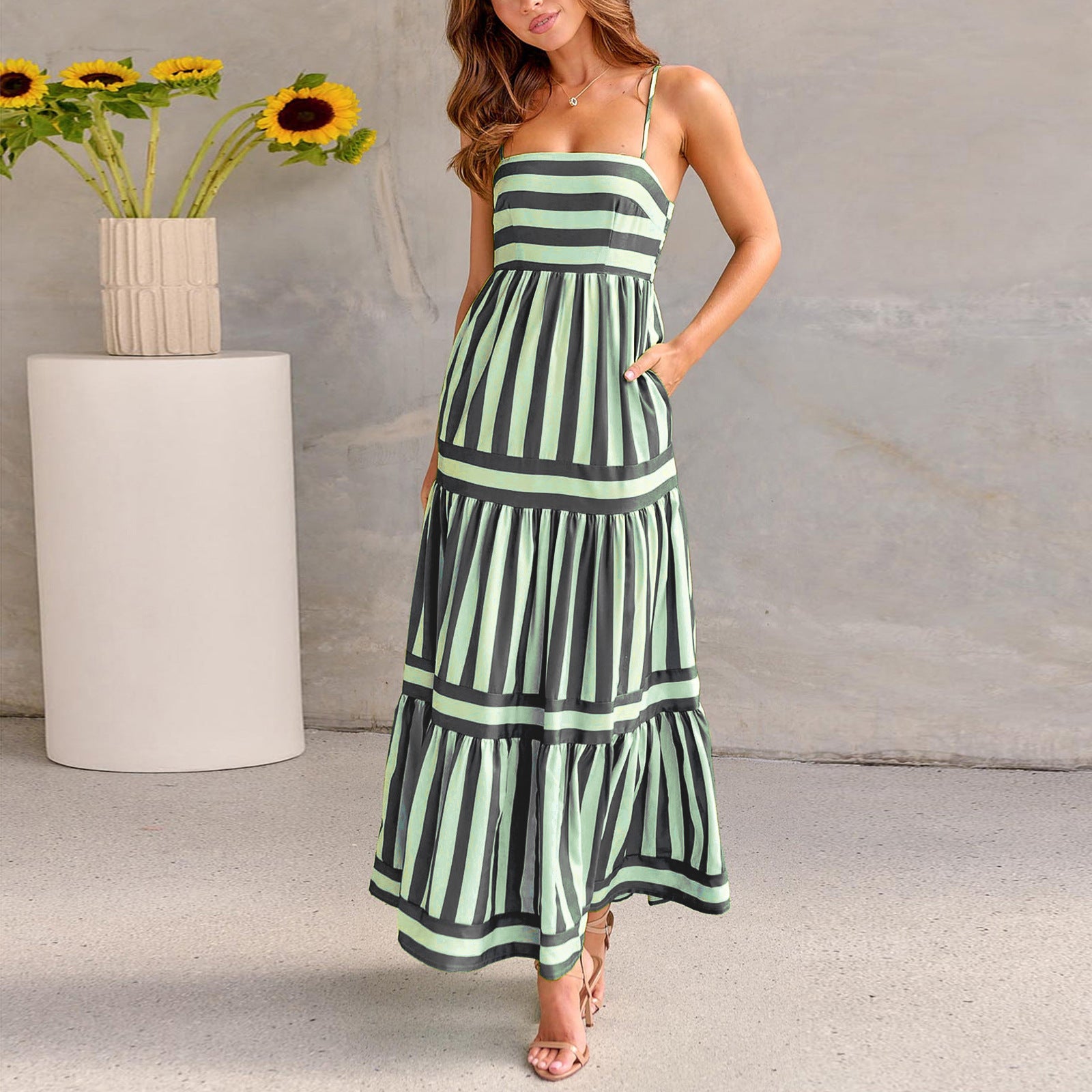 Robe longue à bretelles avec poches - FEMME FATALE